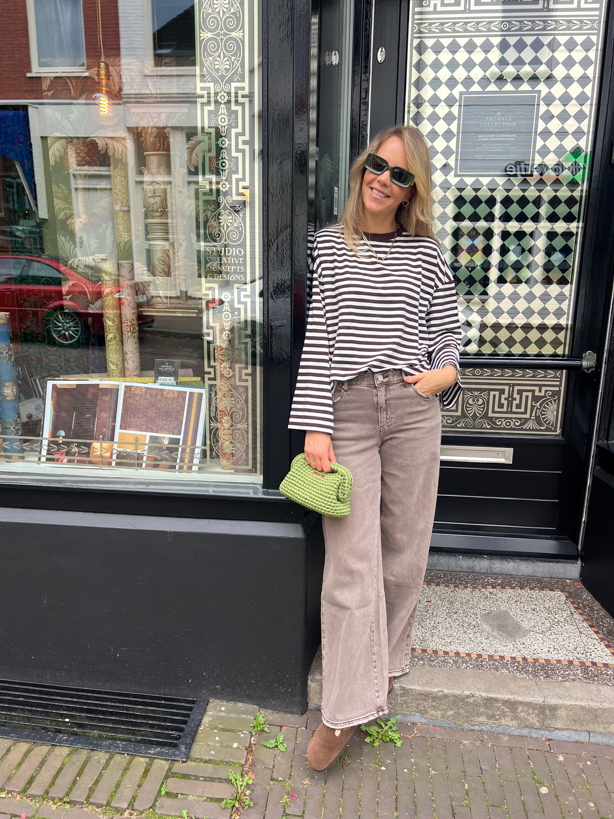 Gigi wide leg jeans beige