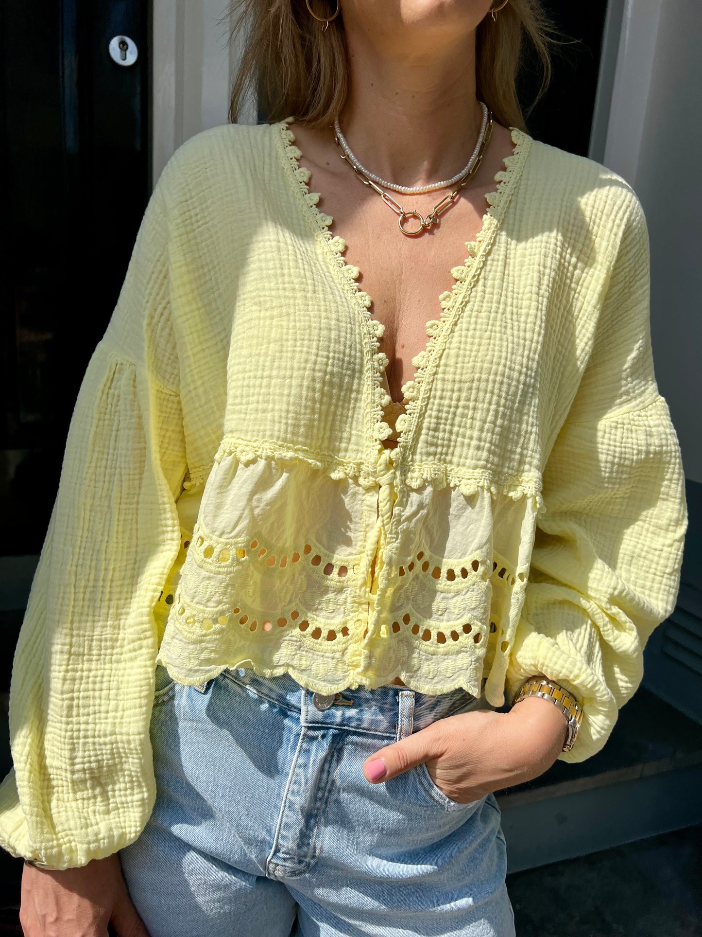 Saar blouse butter yellow