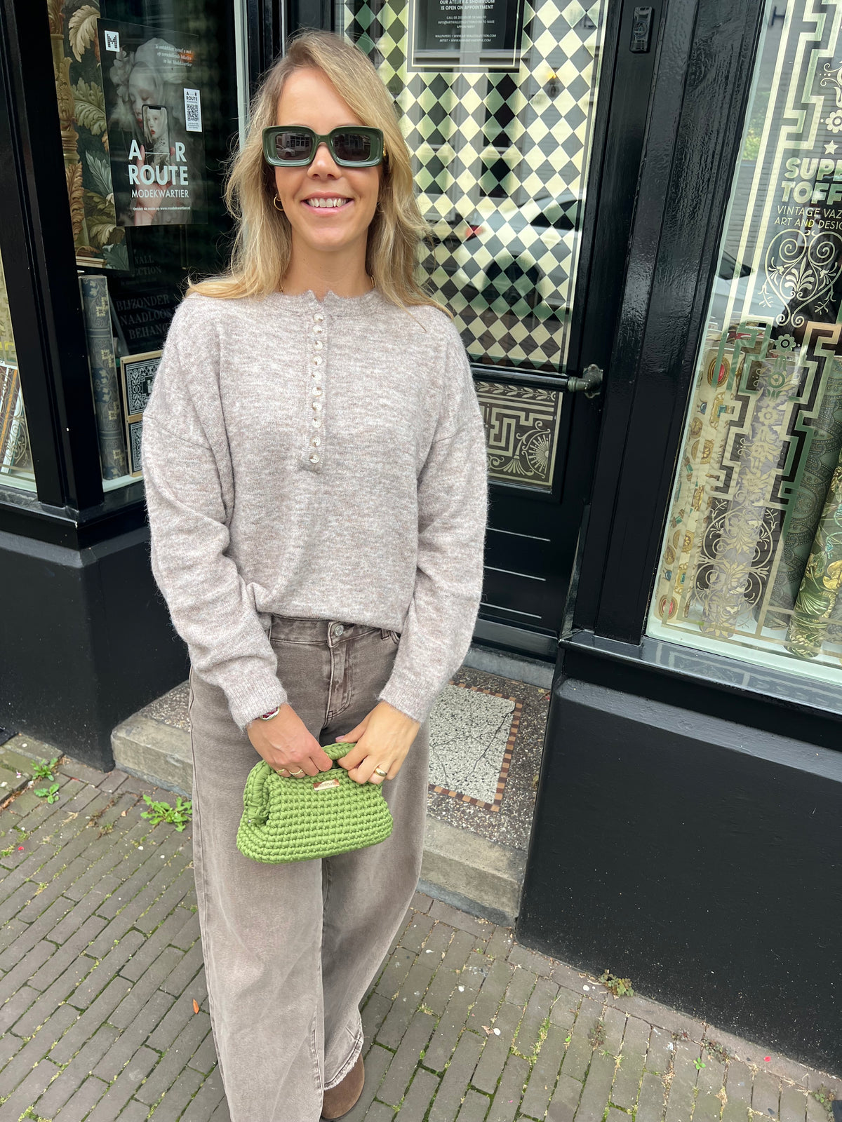 Gigi wide leg jeans beige