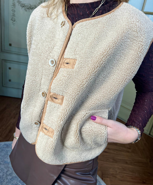 Cosy teddy bodywarmer camel