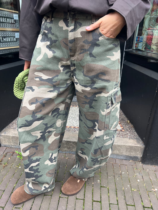 Jutta army barrel jeans